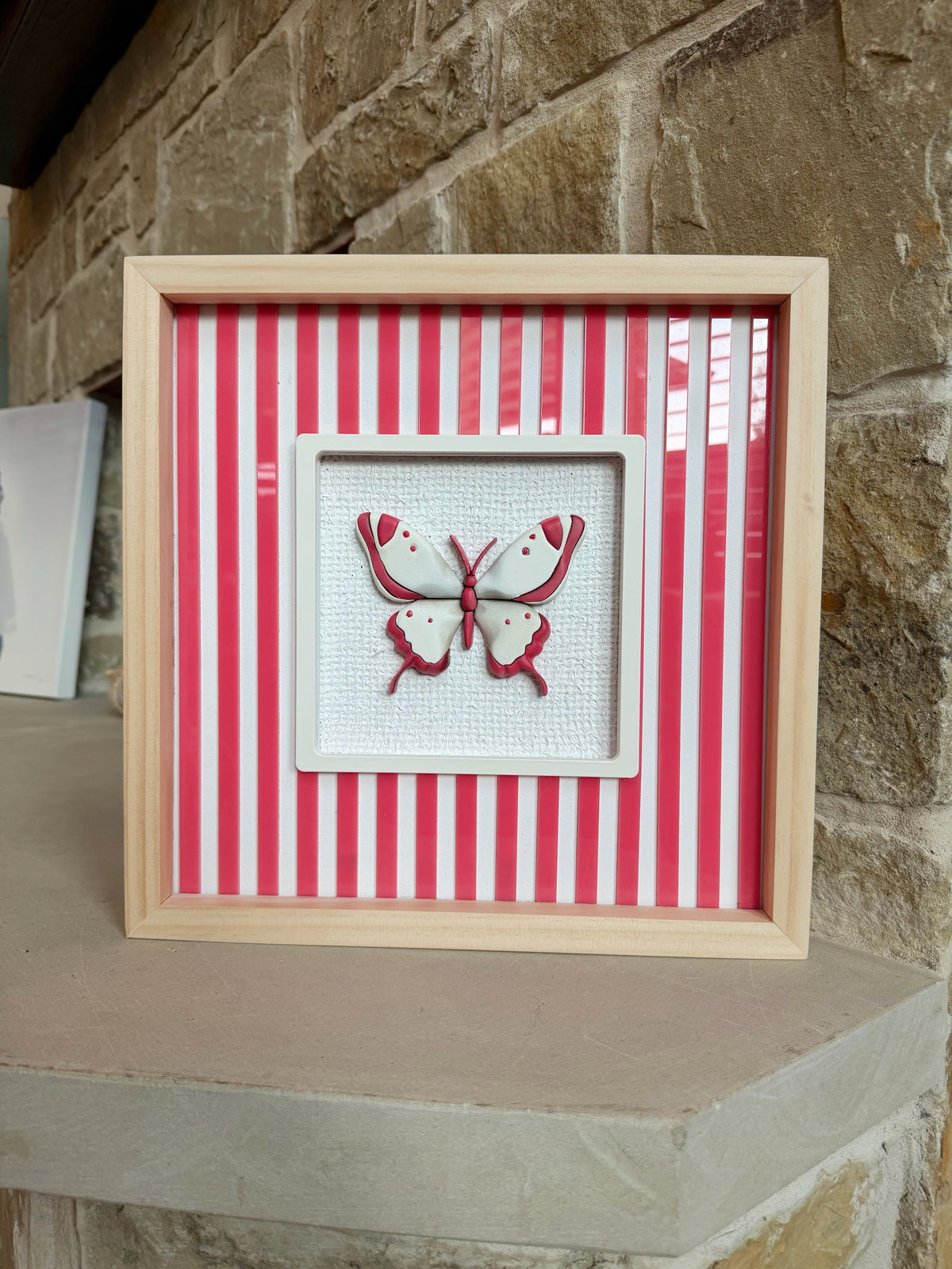 Simple Striped Butterfly - Pink