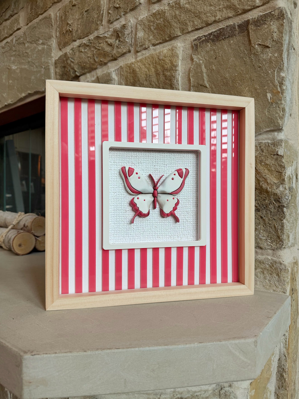 Simple Striped Butterfly - Pink